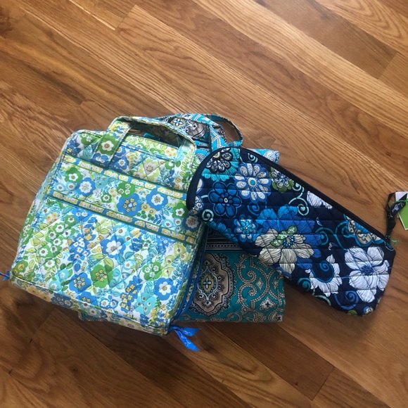 Vera Bradley Travel Essentials Bundle - Picture 3 of 16